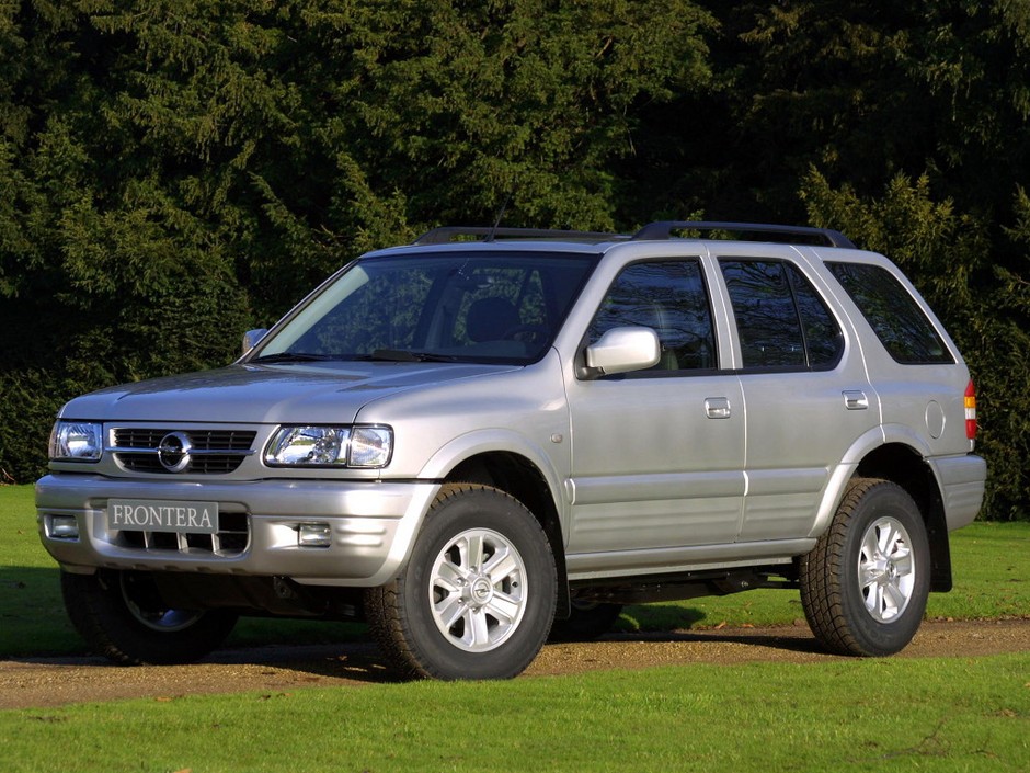 Opel Frontera dwudziestolatkiem