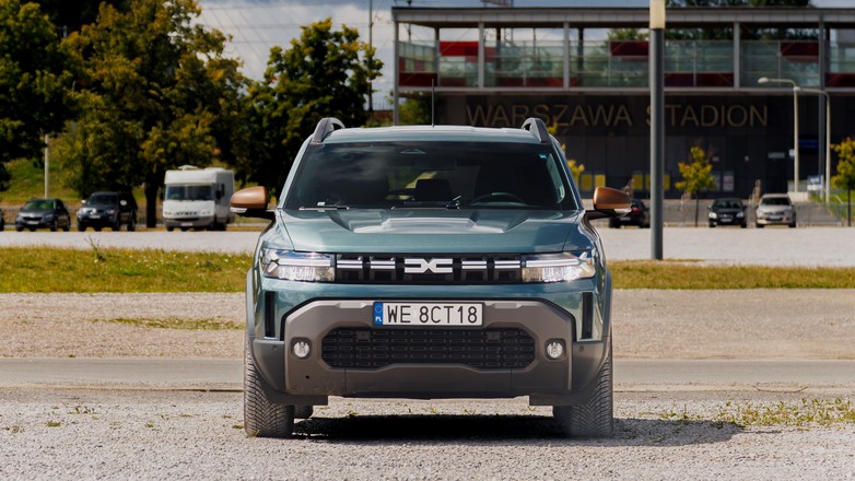 Dacia Duster kontra MG ZS. Porównanie dwóch budżetowych samochodów