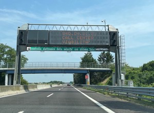 Kierowcy hojnie dofinansowują włoskie miasta i gminy. Rekordzistami Rzym i... miejscowość w Dolomitach