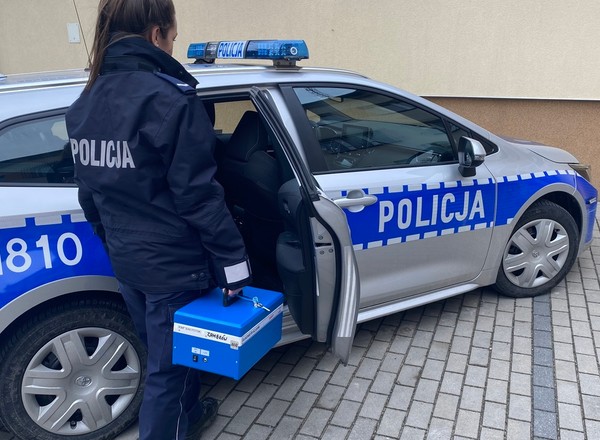 Policja pochwaliła się nowym sprzętem. Do czego służy "niebieskie pudełko"?