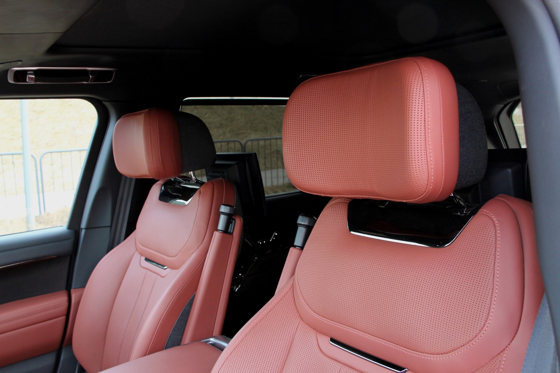 Range Rover 4.4 V8 SV LWB