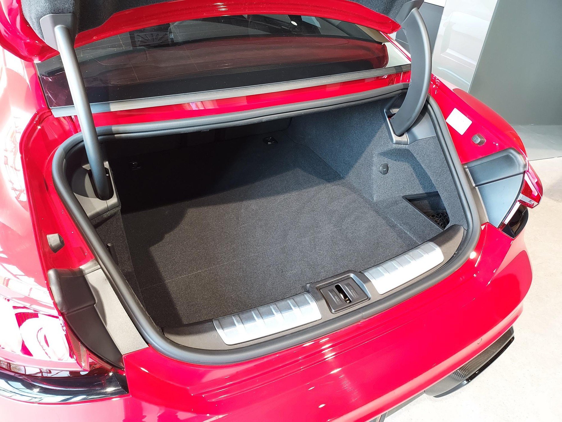 Nowe Audi e-tron GT. Bagażnik tylny 405 l