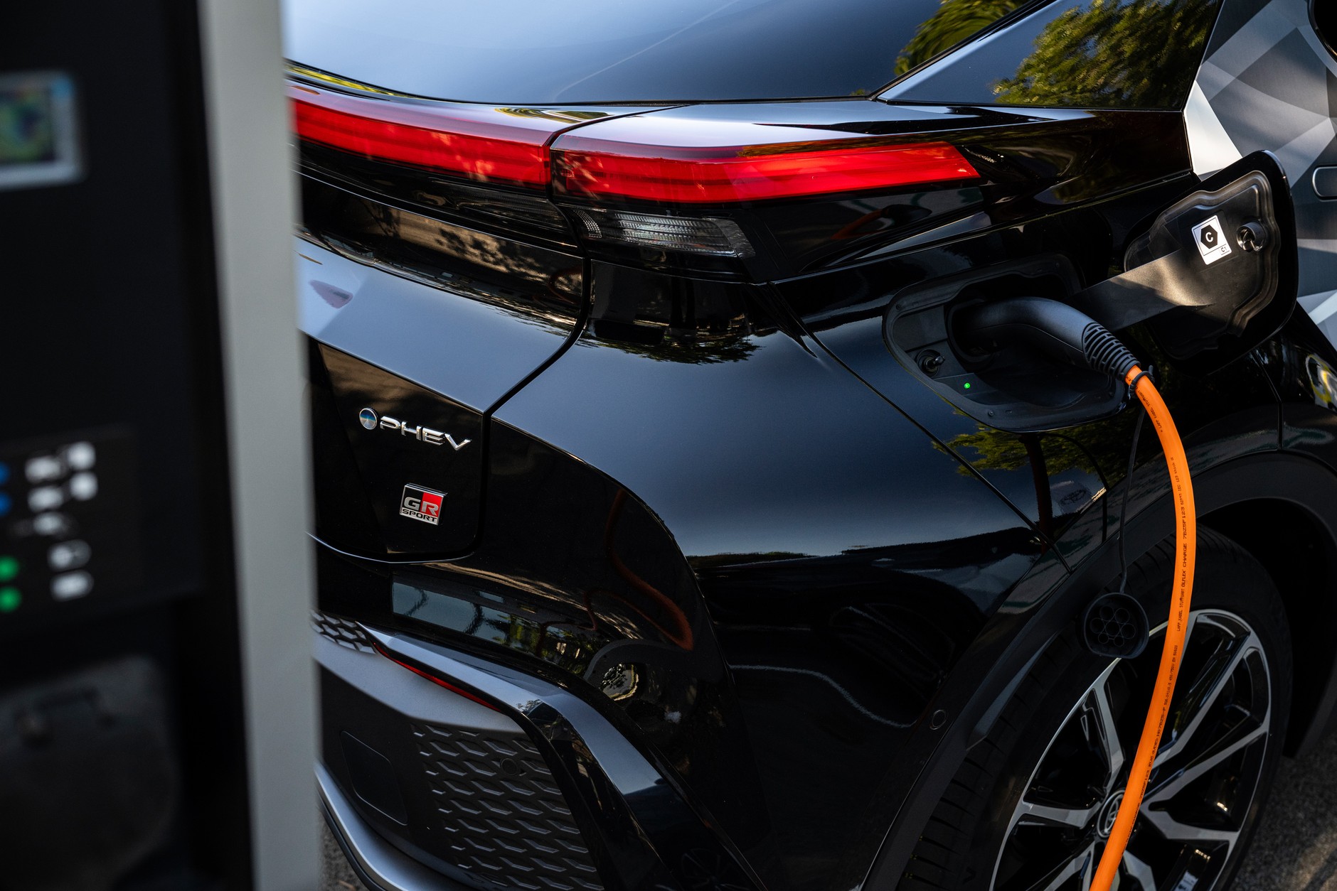 Nowa Toyota CHR Plug-in Hybrid