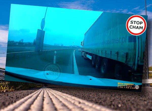 TIR wyjechał mu przed maskę. Wyprzedził go pasem zieleni [WIDEO]