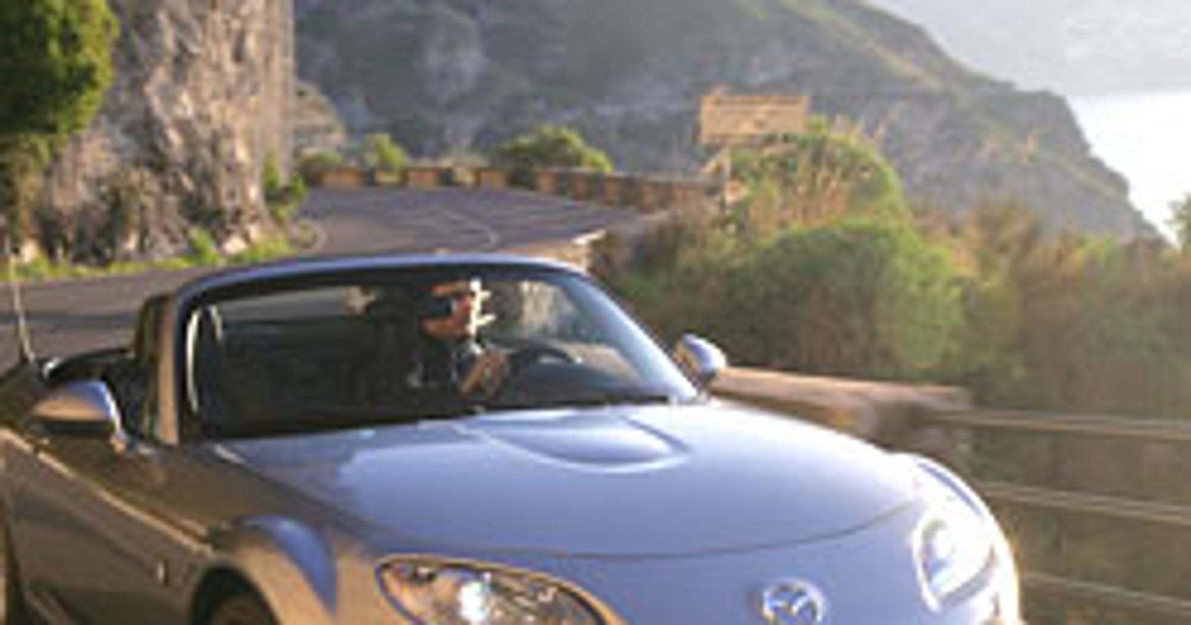 Mazda MX-5 w dużej fotogalerii