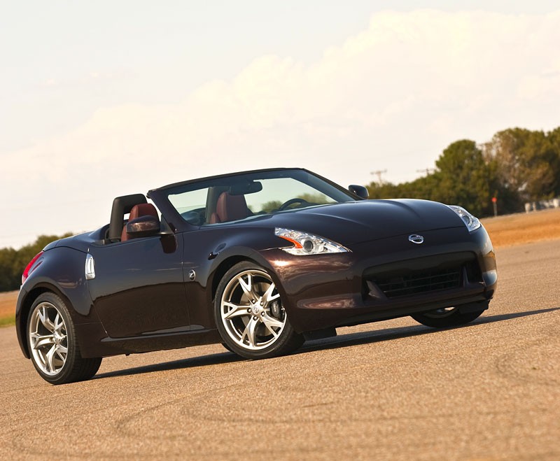 Nowy Jork 2009: Nissan zaprezentował model 370Z Roadster