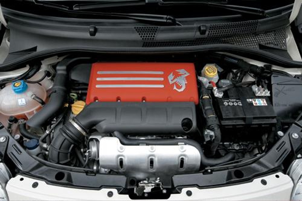 Fiat 500 Abarth - Legenda wraca na tor