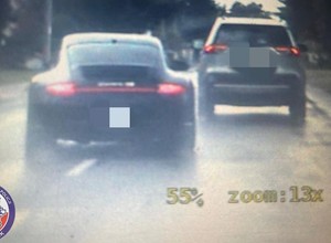 Kierowca Porsche omal nie stracił prawa jazdy. Policjanci zauważyli coś jeszcze