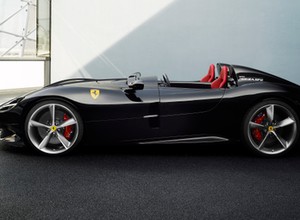 Zlatan Ibrahimovic w unikatowym Ferrari Monza SP2