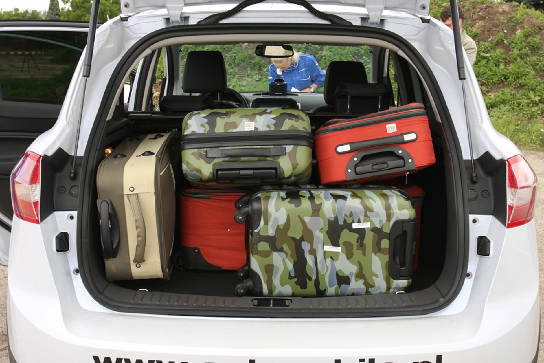 Co potrafią SUV-y? Nasi czytelnicy testują 5 aut klasy SUV - Na ringu stanęły: Citroen C-Crosser, Suzuki Grand Vitara, VW Tiguan, Kia Sportage i Ford Kuga