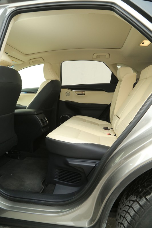 Lexus NX 300 AWD - mocny i komfortowy