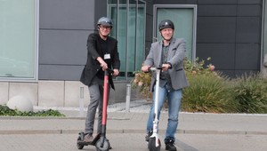 Coraz więcej kierowców ma ochotę zamienić auto na rower czy hulajnogę. Tak wynika z badań