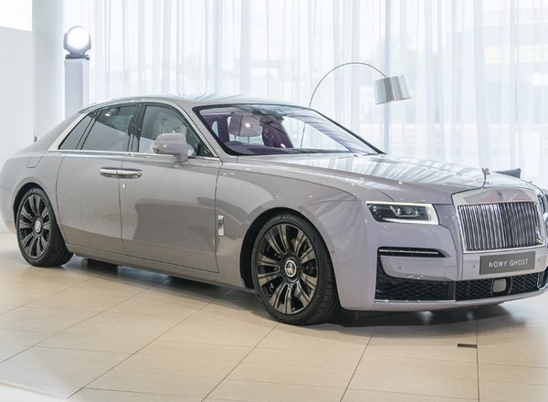 Przyjrzałem się z bliska nowemu Rolls-Royce'owi Ghostowi. To limuzyna za 1,7 mln zł
