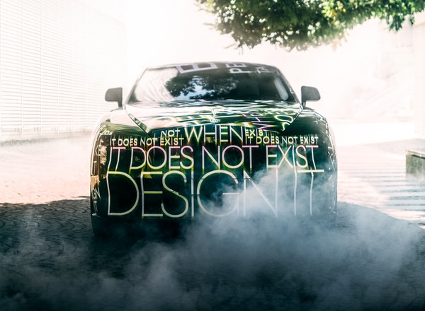 Nowy elektryczny Rolls-Royce będzie nazywał się Spectre