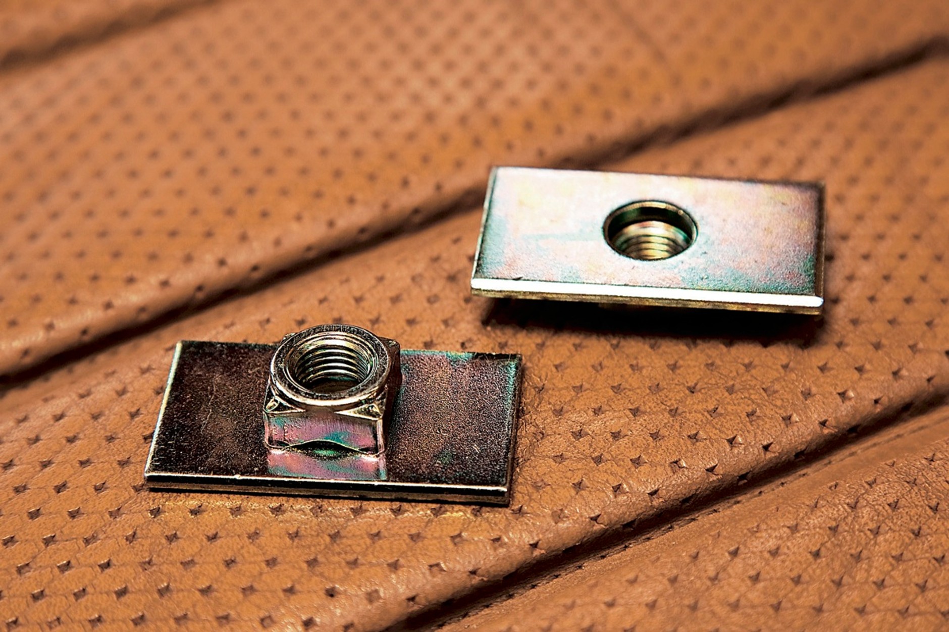 Montaż 3-punktowego pasa bezpieczeństwa