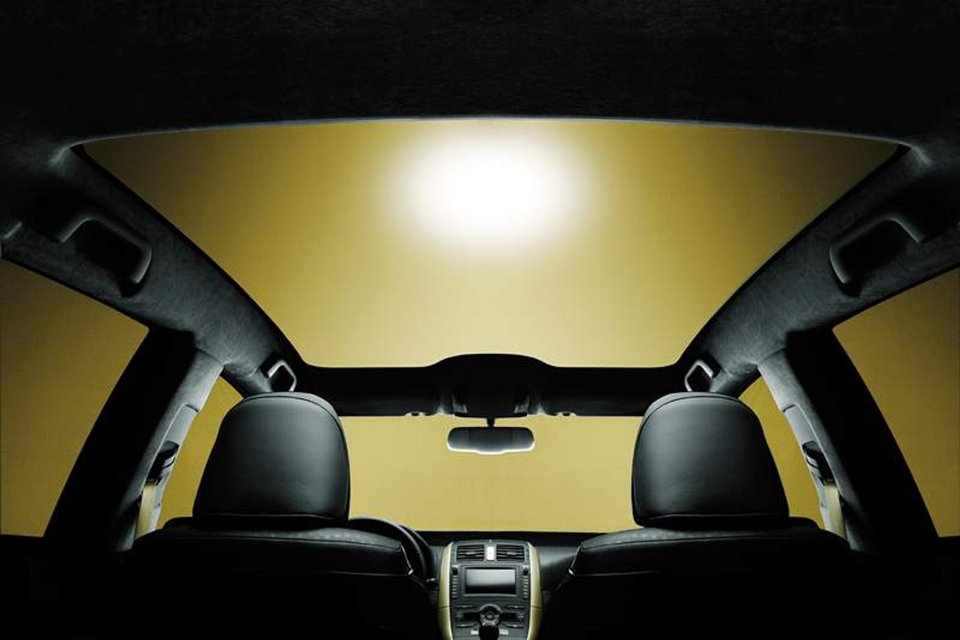 Paryż na żywo: Toyota Auris space