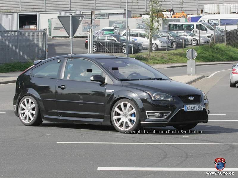 Zdjęcia szpiegowskie: nowy Ford Focus RS