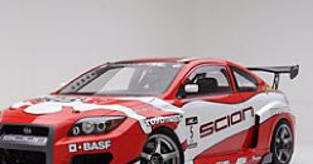 Driftujący Scion tC