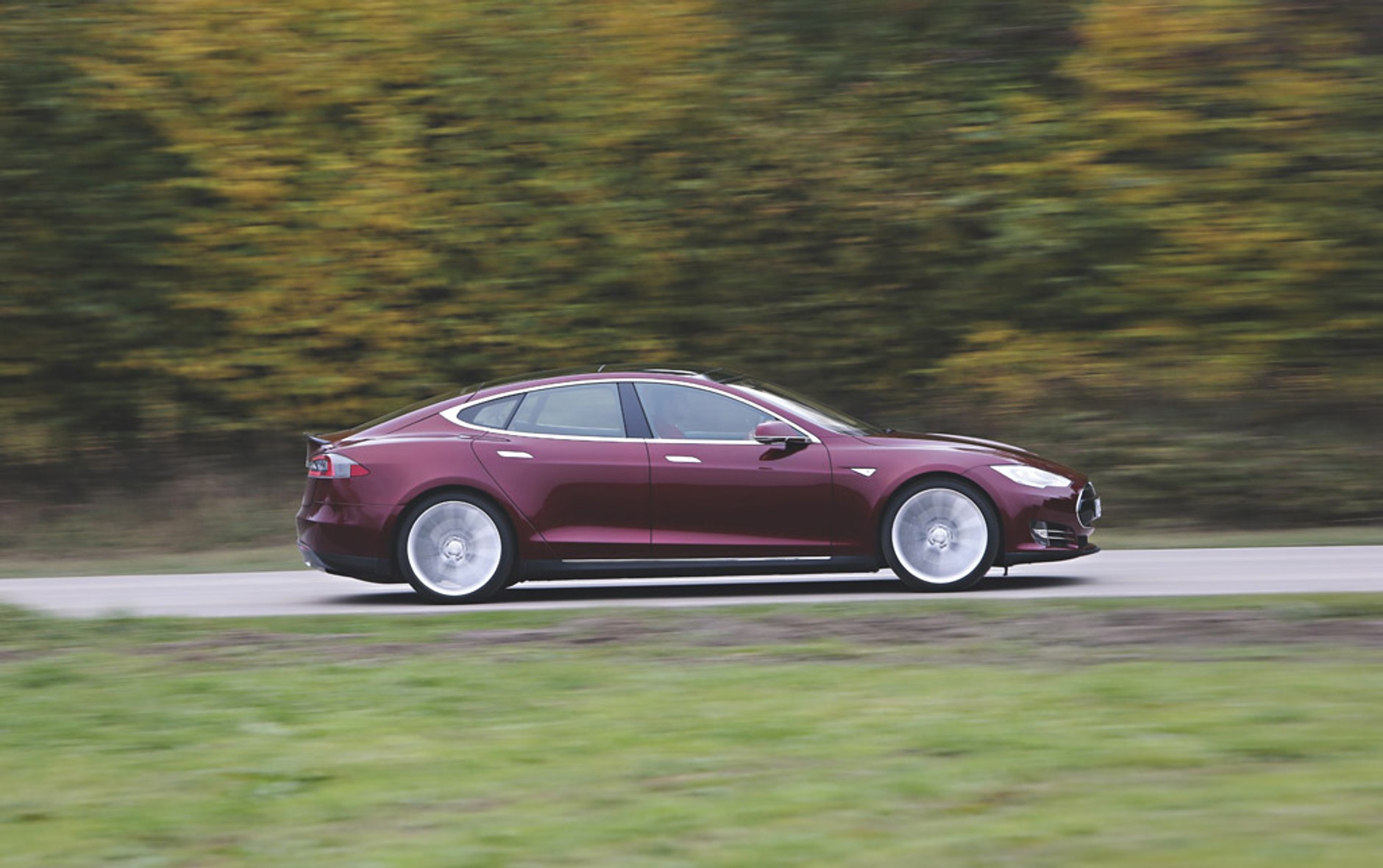 Fisker kontra Tesla: Ameryka pod napięciem