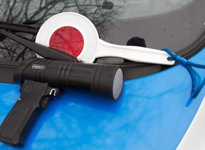 Wystawił zakaz parkowania na podjeździe dla... policjantów drogówki