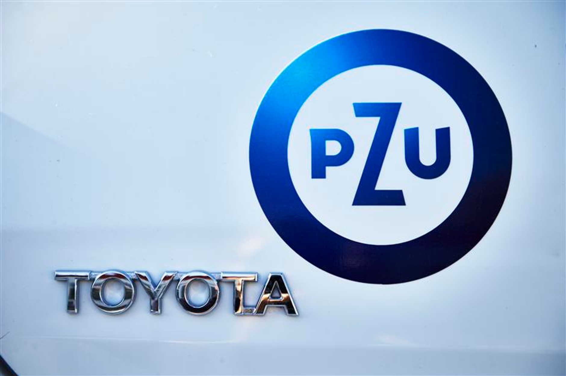 Zastępcze hybrydowe Aurisy w PZU