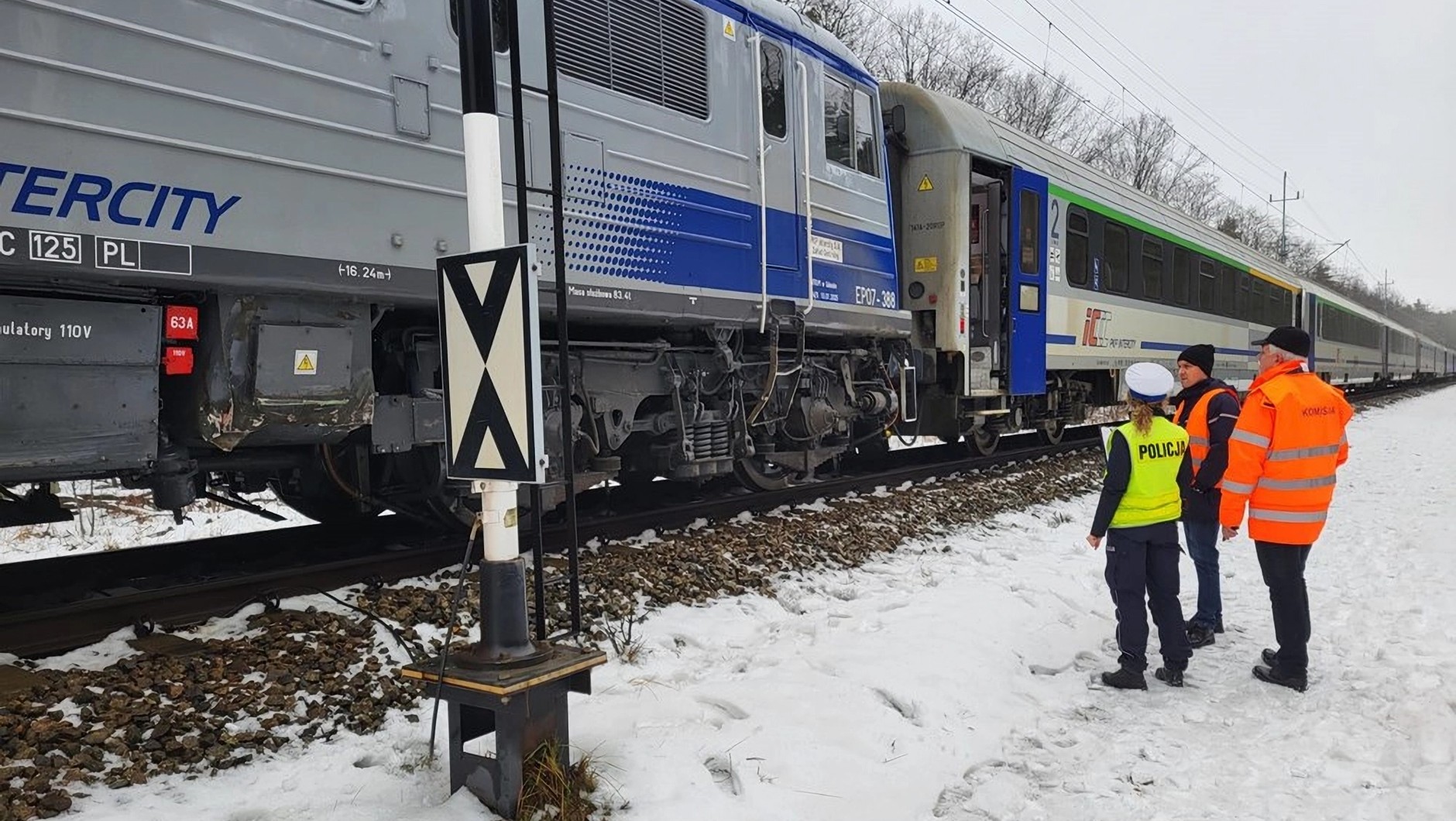 Uszkodzona lokomotywa PKP Intercity