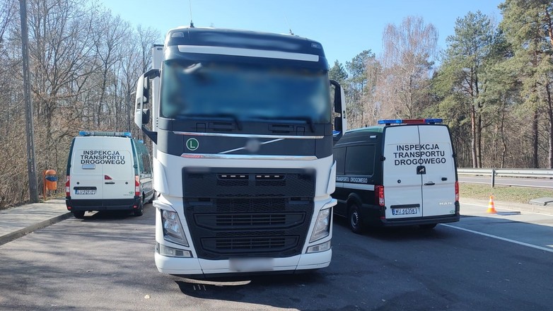 Ciężarówki z Rosji i Białorusi bez ważnych zezwoleń