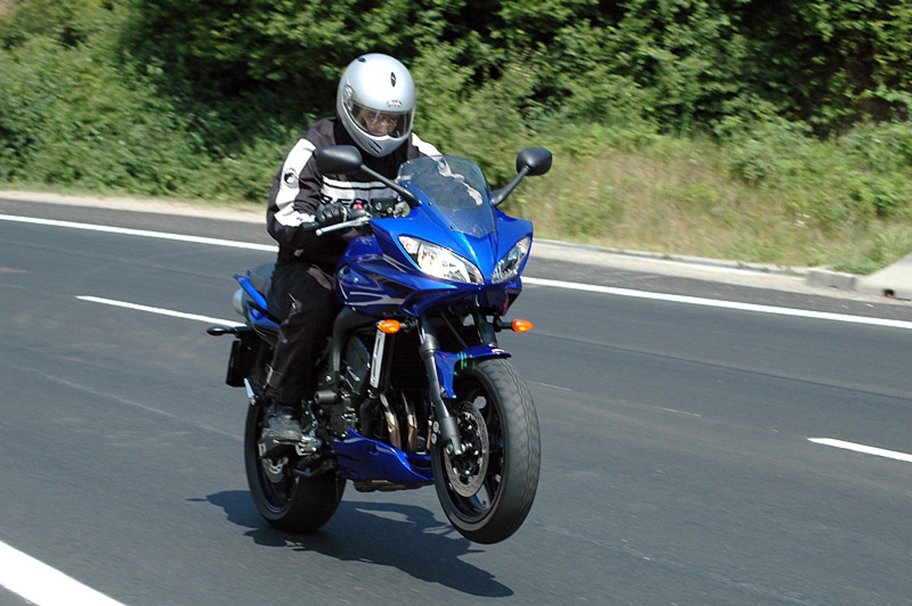 Yamaha FZ6 Fazer S2: motocykl dla dużych i małych (test)