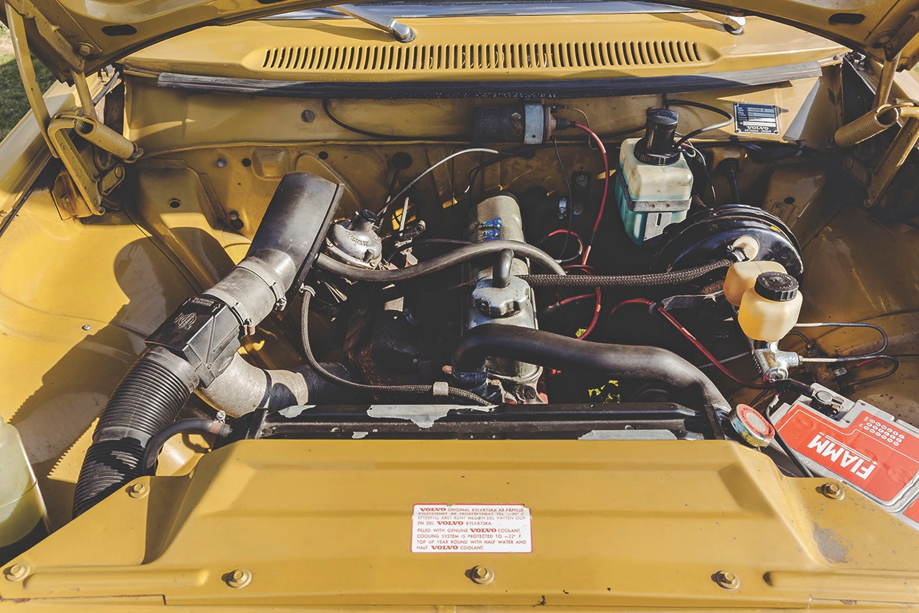 Volvo 142 DL - wakacje z przyczepką