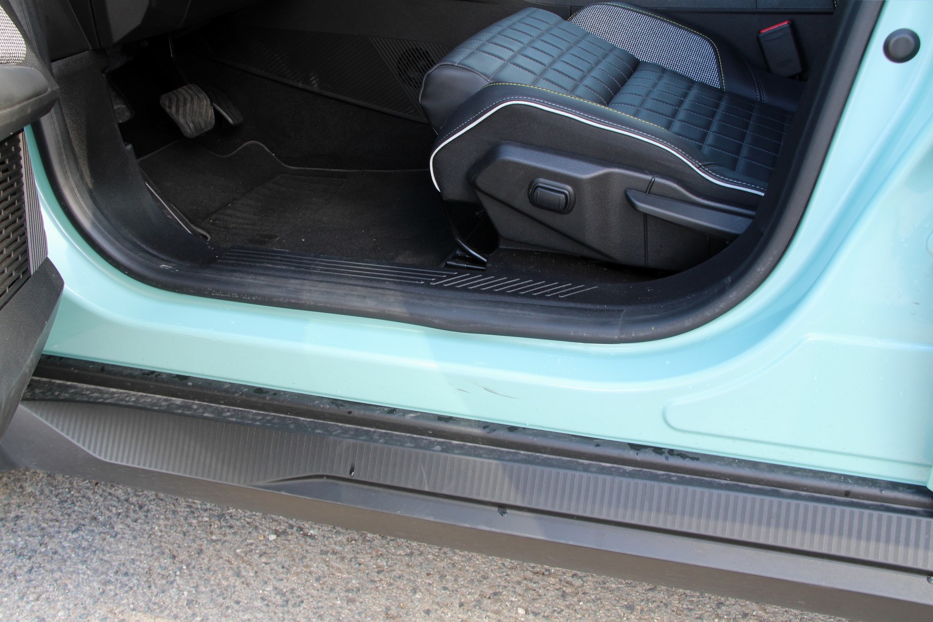 Renault 4 E-Tech Iconic