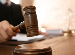 Nietrzeźwy sędzia spowodował stłuczkę. Nadal nie ma zarzutów