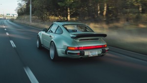 Kalifornijski Singer oficjalnie w Polsce. Oferuje niesamowite przeróbki klasycznych Porsche 911