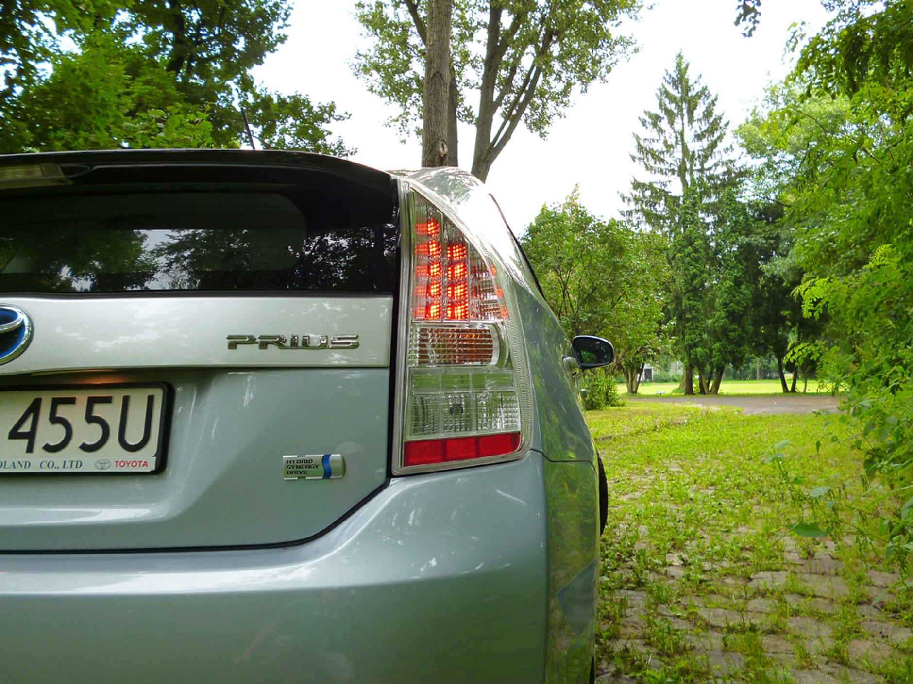 Mówisz hybryda, myślisz Prius