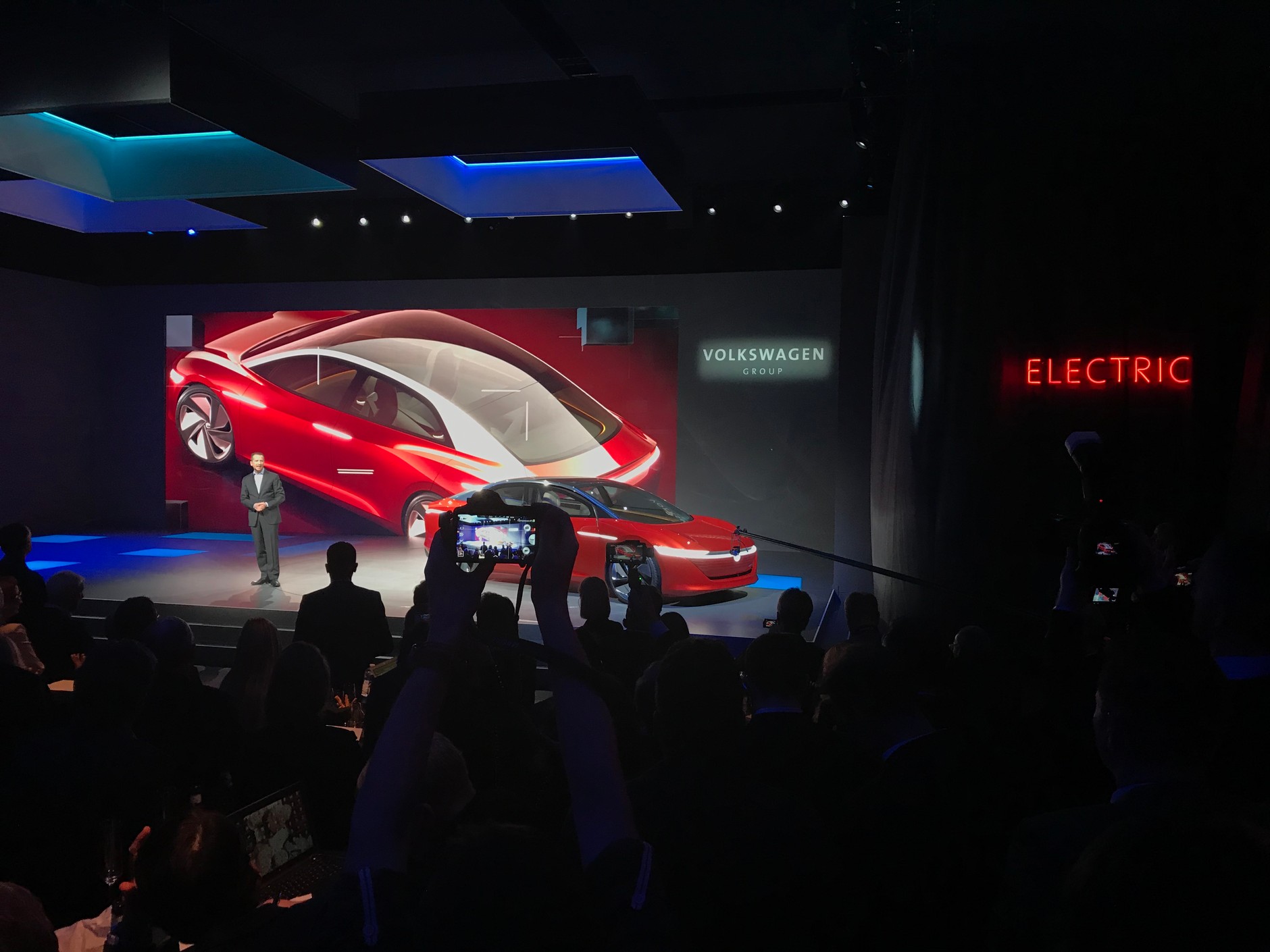 Volkswagen podczas salonu samochodowego w Genewie 2018