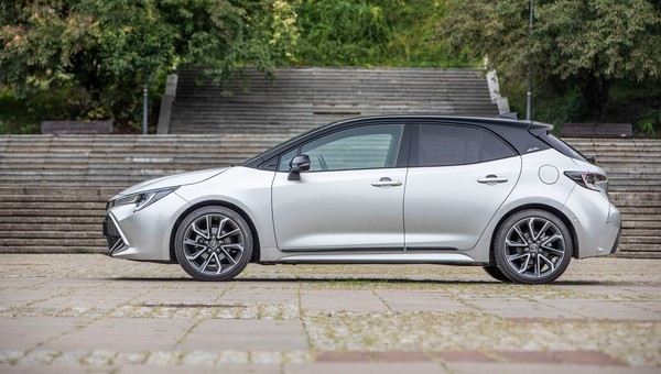 Toyota Corolla 1.2 Turbo - czy to dobra alternatywa dla hybrydy?