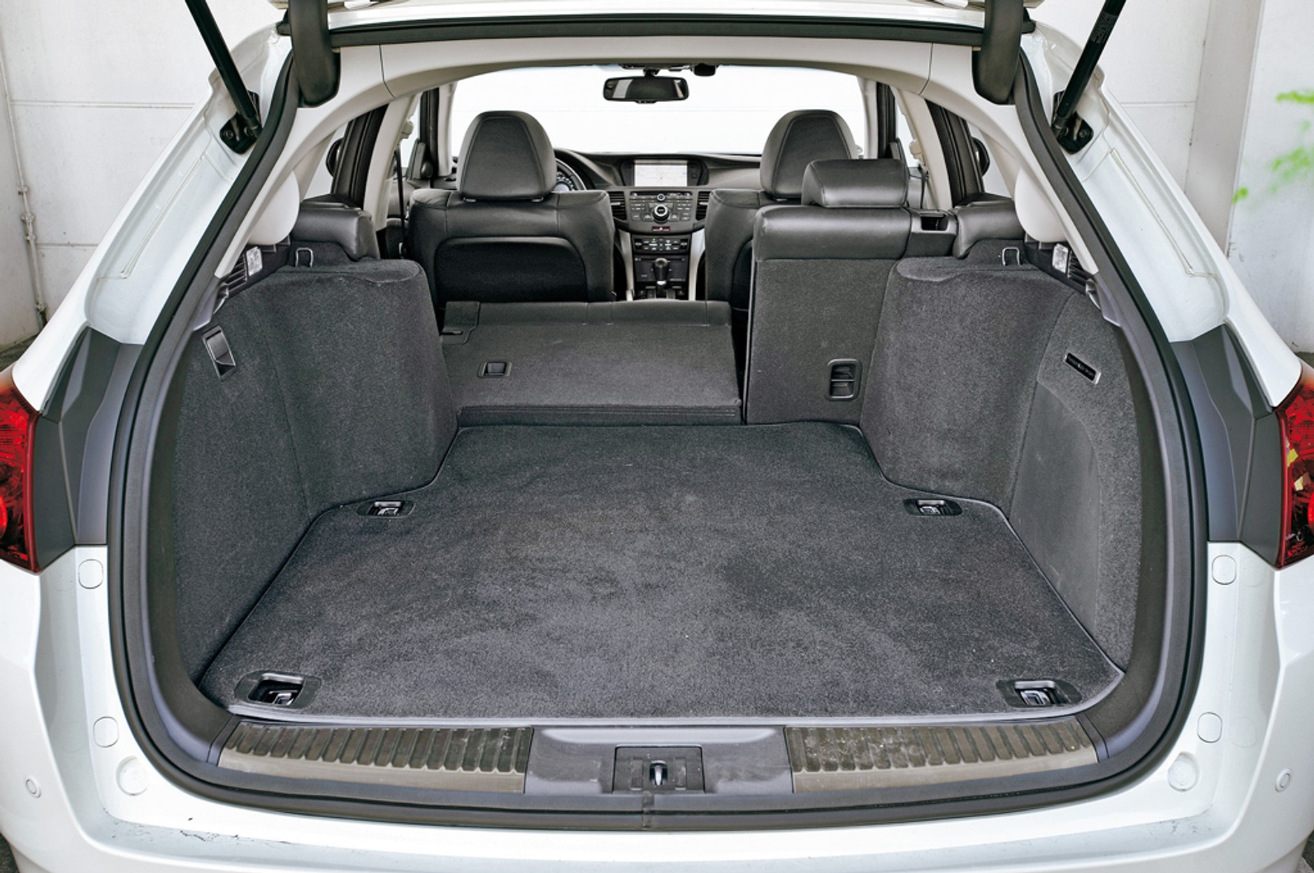 Honda Accord Tourer kontra Opel Insignia Sports Tourer i Toyota Avensis Wagon - Kombi w pogoni za stylem