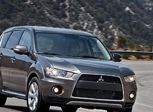 Mitsubishi Outlander - SUV z paszczą rekina