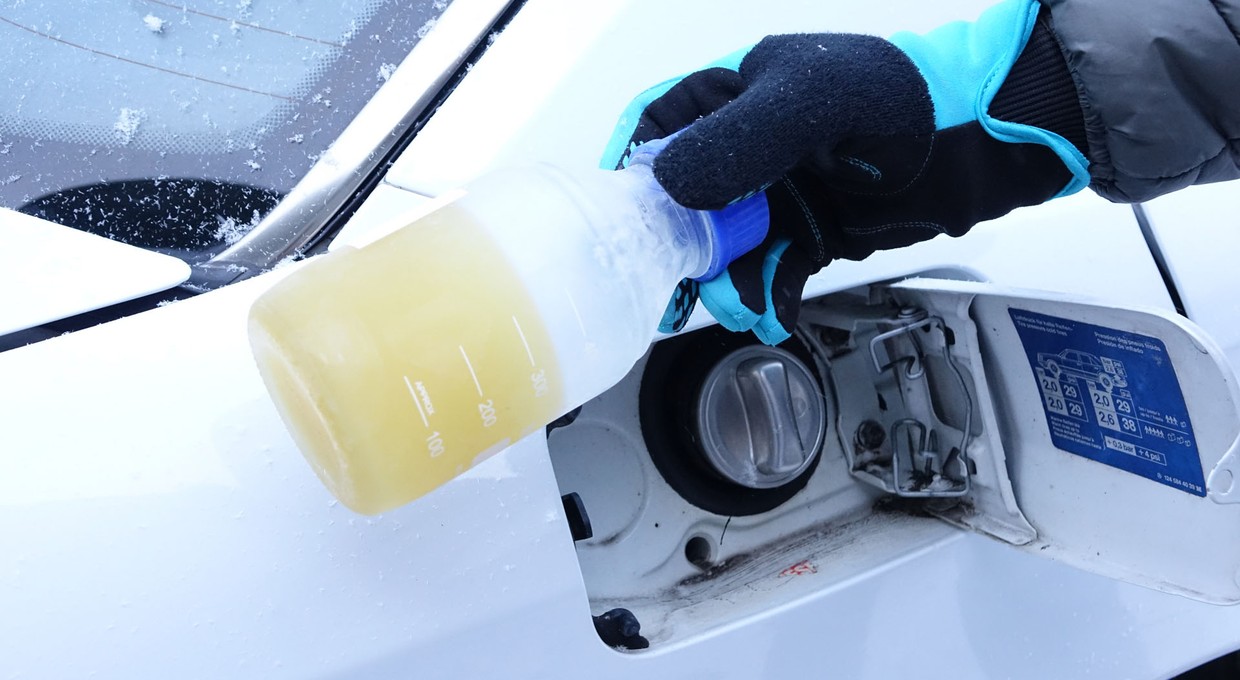 Masz diesla? Lepiej opróżnij zbiornik i ponownie zatankuj do pełna lub użyj preparatu