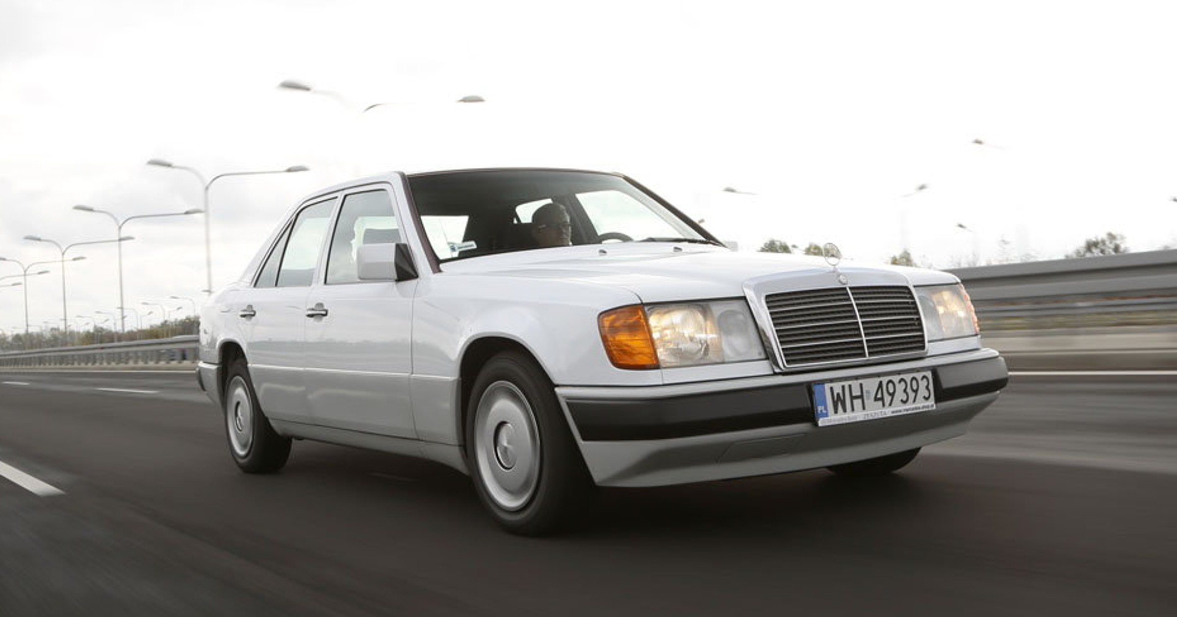 Mercedes W124 200D - spowalniacz czasoprzestrzeni
