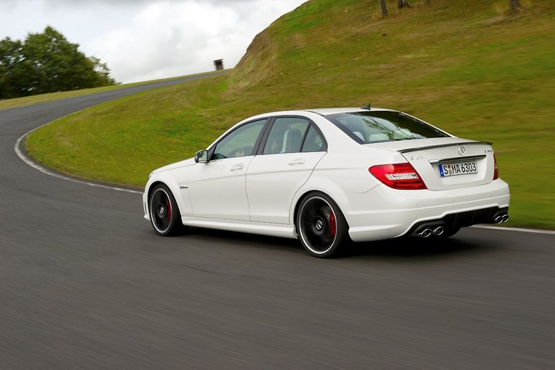 Mercedes C63 AMG daje z siebie jeszcze więcej