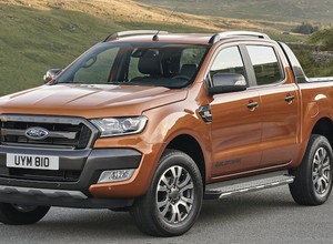 Ford Ranger: flagowy Wildtrak w kolorze orange