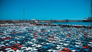 Auta z USA w 2024 roku – okazja czy ryzykowny zakup? Sprawdzamy dane autoDNA