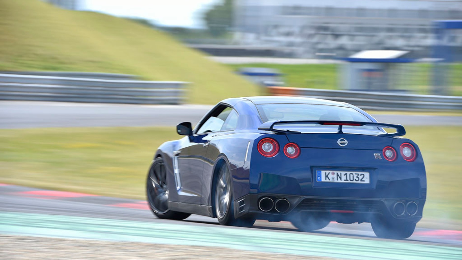 Nissan GT-R