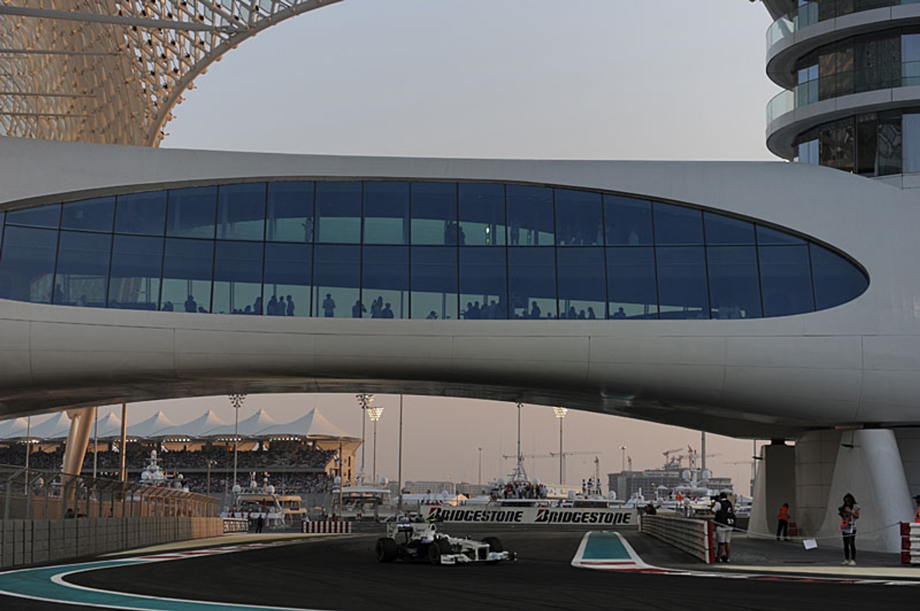 Grand Prix Abu Zabi 2009: czas pożegnań i rozstań (fotogaleria)