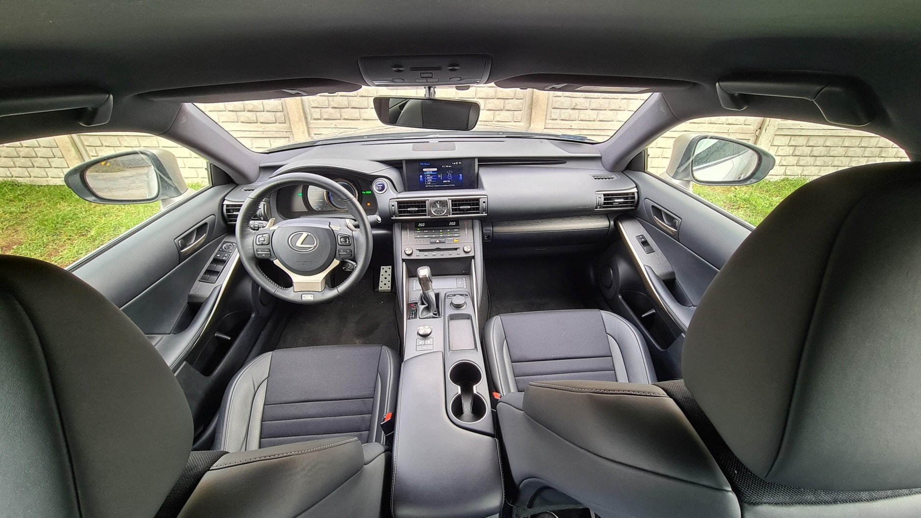 Lexus IS 300h