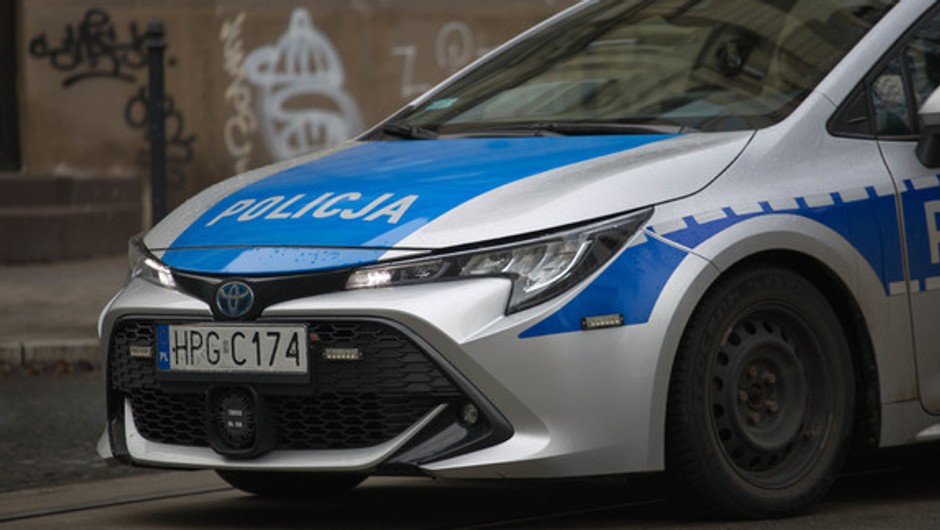 Policjanci zauważyli mężczyznę na hulajnodze. Zapłacił 2500 zł