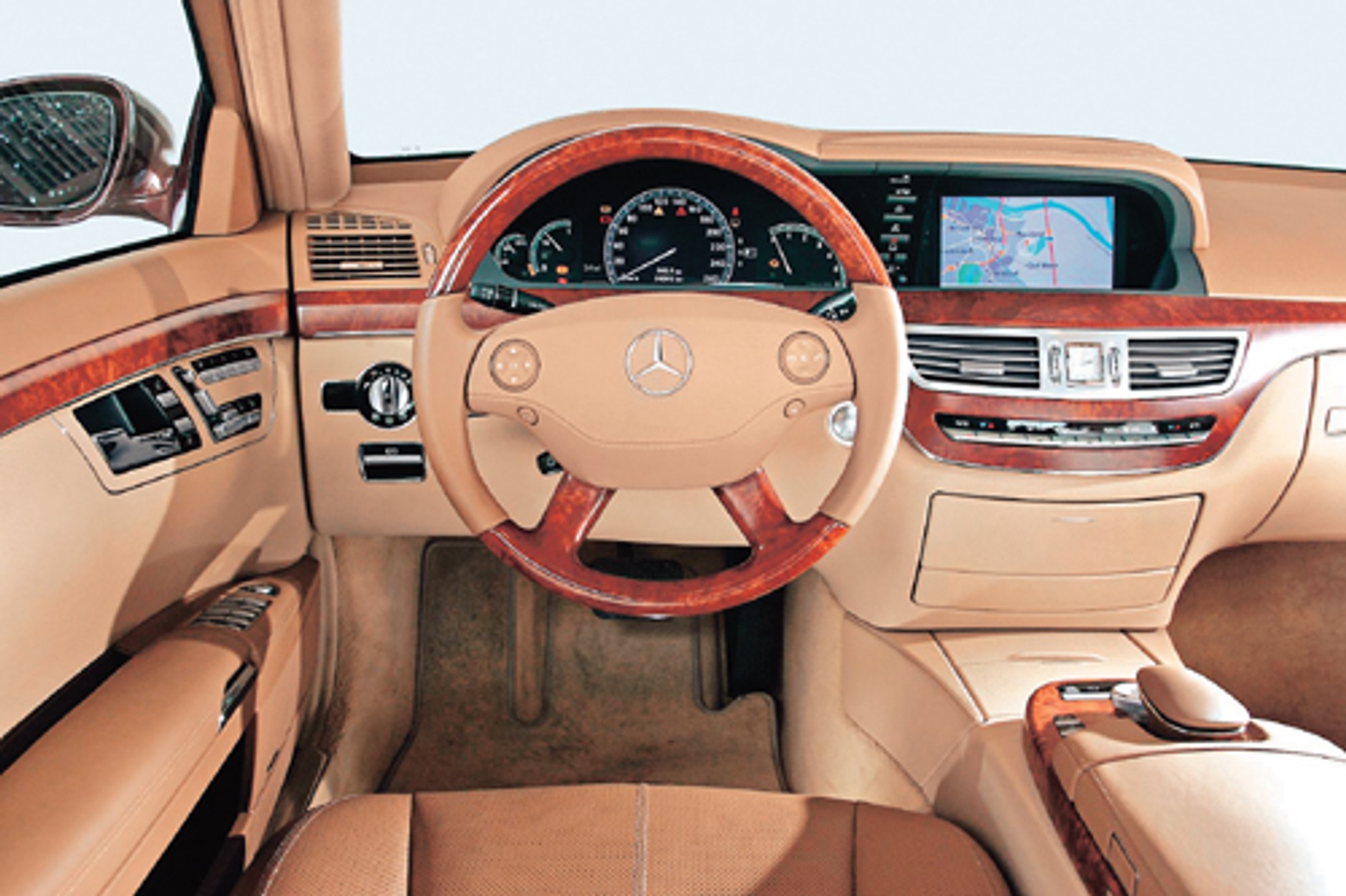 Audi A8, Mercedes klasy S, BMW 7 kontra Lexus LS 600h - Z widokiem na sukces