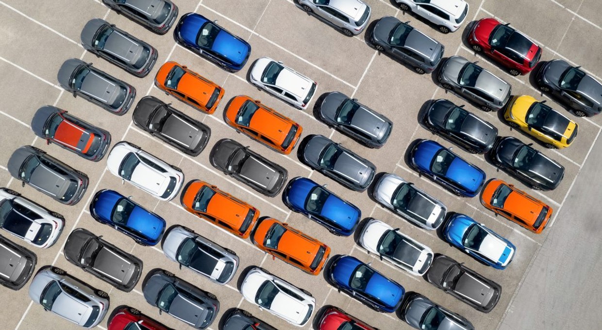 Jak sprowadzić idealny samochód do Polski? Doświadczony dealer samochodowy zdradza branżowe smaczki [WYWIAD]