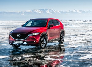 Mazda CX-5 na zamarzniętym Bajkale - epicka jazda