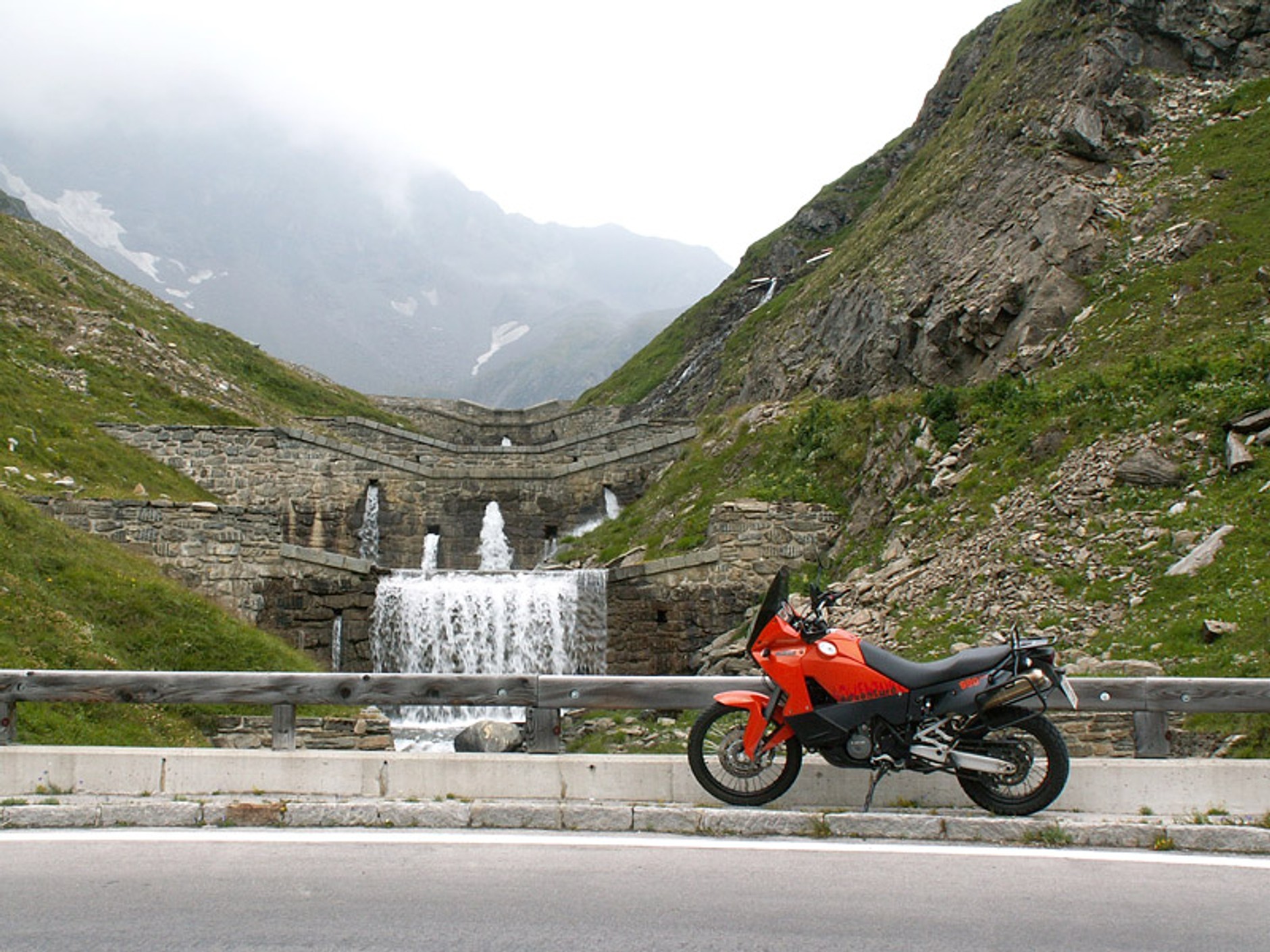 KTM 990 Adventure ABS: SUV na dwóch kołach